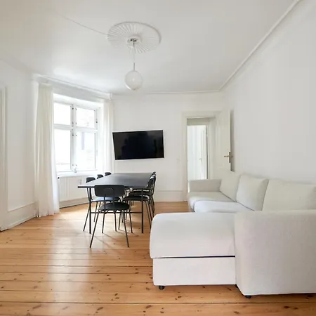 Apartment Xl Flat W 3 Bedrooms By Kings Garden In Cph