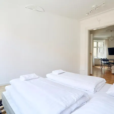 Xl Flat W 3 Bedrooms By Kings Garden In Cph Apartment *