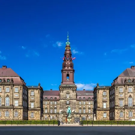 Xl Flat W 3 Bedrooms By Kings Garden In Cph Apartament